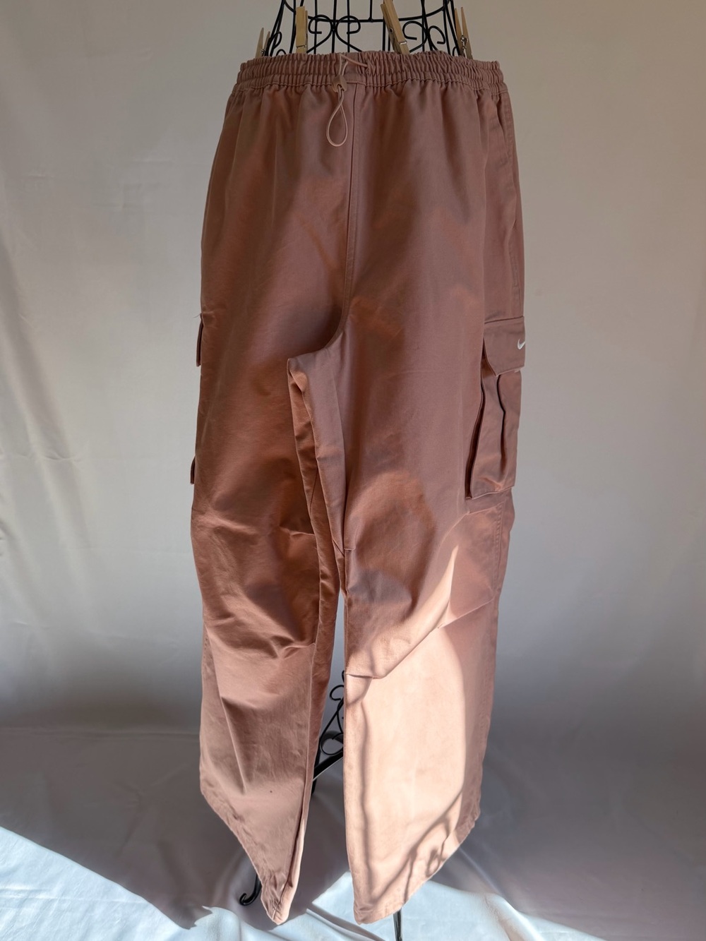 Nike Women’s Cargo Pants in Dusty Rose